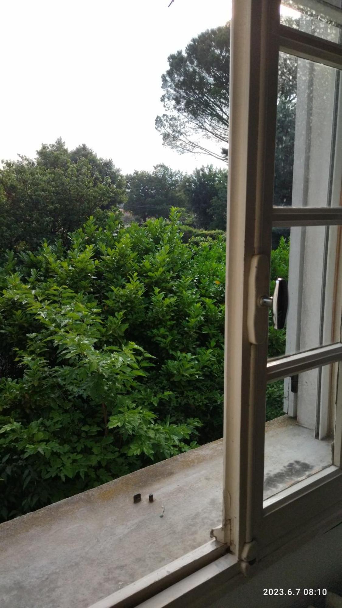 La Maison Du Bonheur Velleron Bagian luar foto